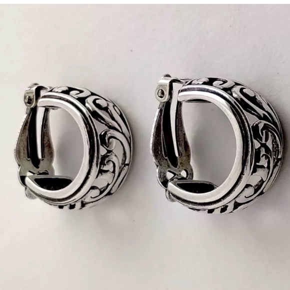 Silpada RARE Vintage CLIP-ON
Sterling Silver Filigree Scroll
Hoop Earrings - Picture 2 of 10